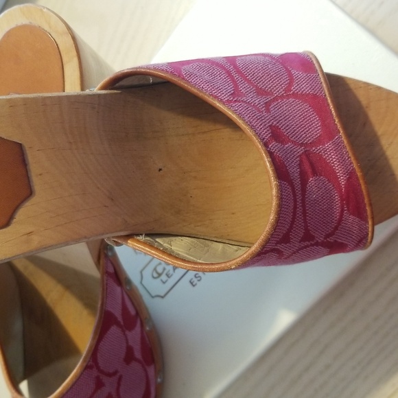 Coach sandals good condition, 3 inch heel - Picture 4 of 9